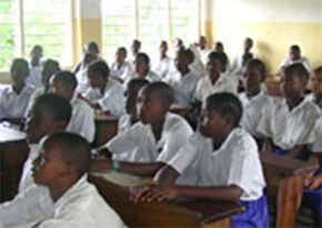 タンザニア公立小学校への供与